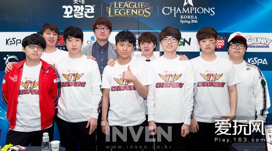 在门兴和狼 在门兴和狼