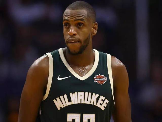 门将抱球超 门将抱球超